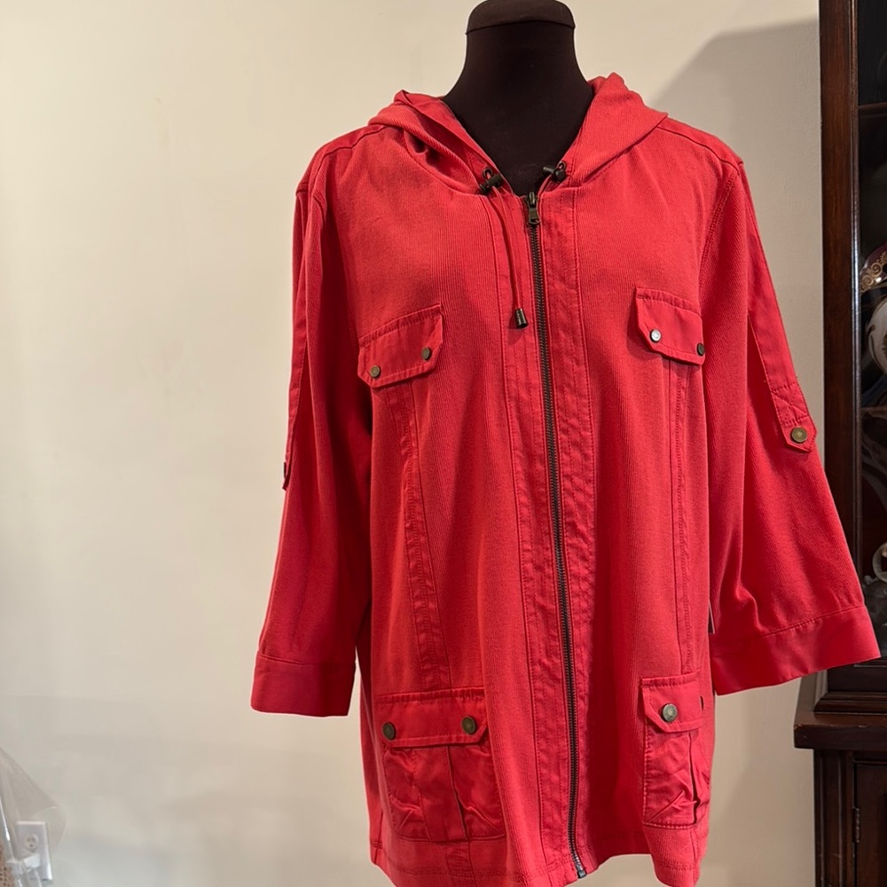 NWT Chico’s Zenergy zip front 3/4 Sleeve Hooded Knit Jacket
